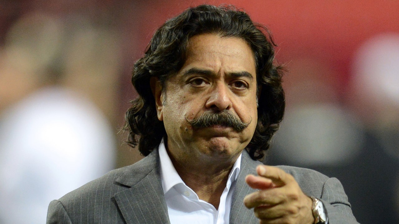 Jaguars owner Shad Khan expects winning record in 2016